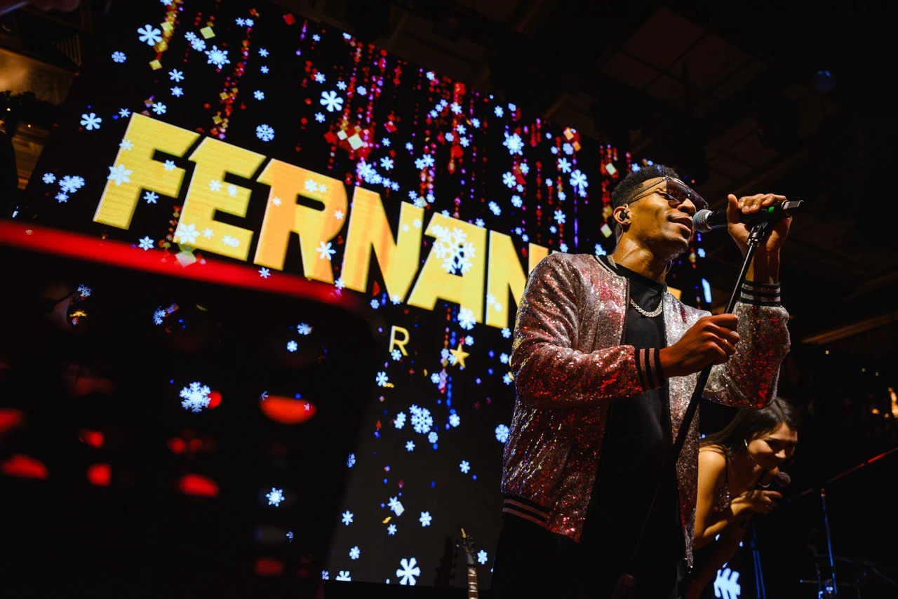 FERNANDEZ cover show