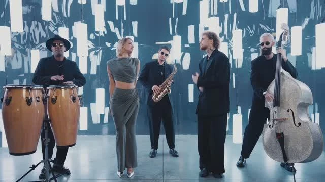 В Стразах
